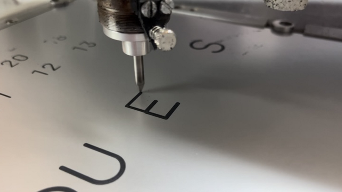 Plaques constructeurs: conception + pré-série.