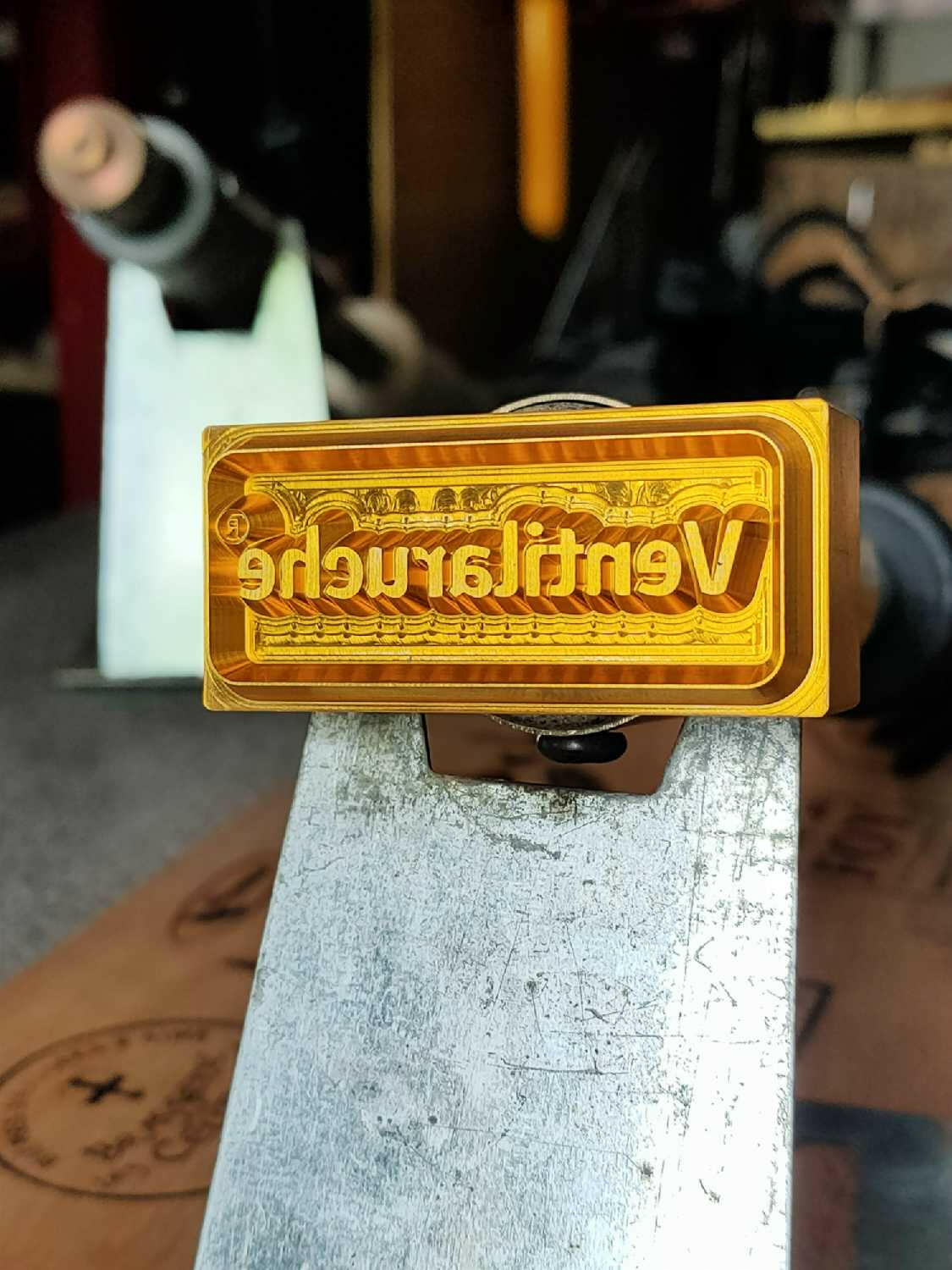 Fers à marquer électriques personnalisés.