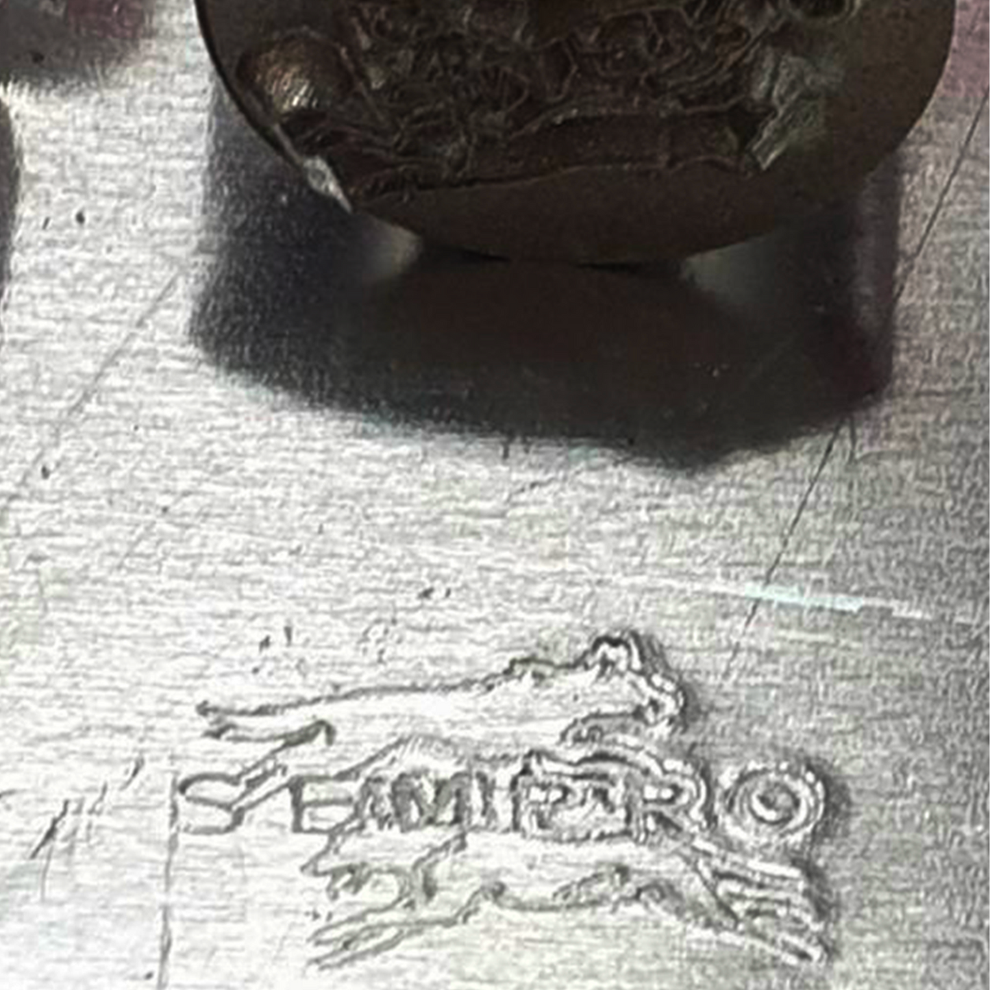 Poinçons de marquage personnalisés.