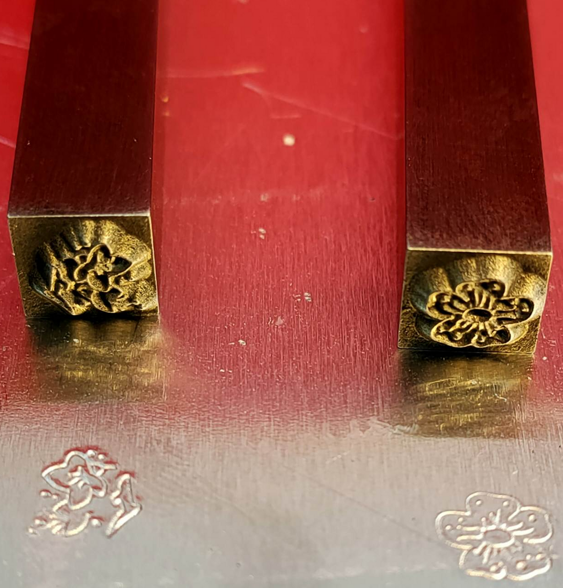 Comment marquer une pièce métallique : poinçon, gravure mécanique ou laser ?