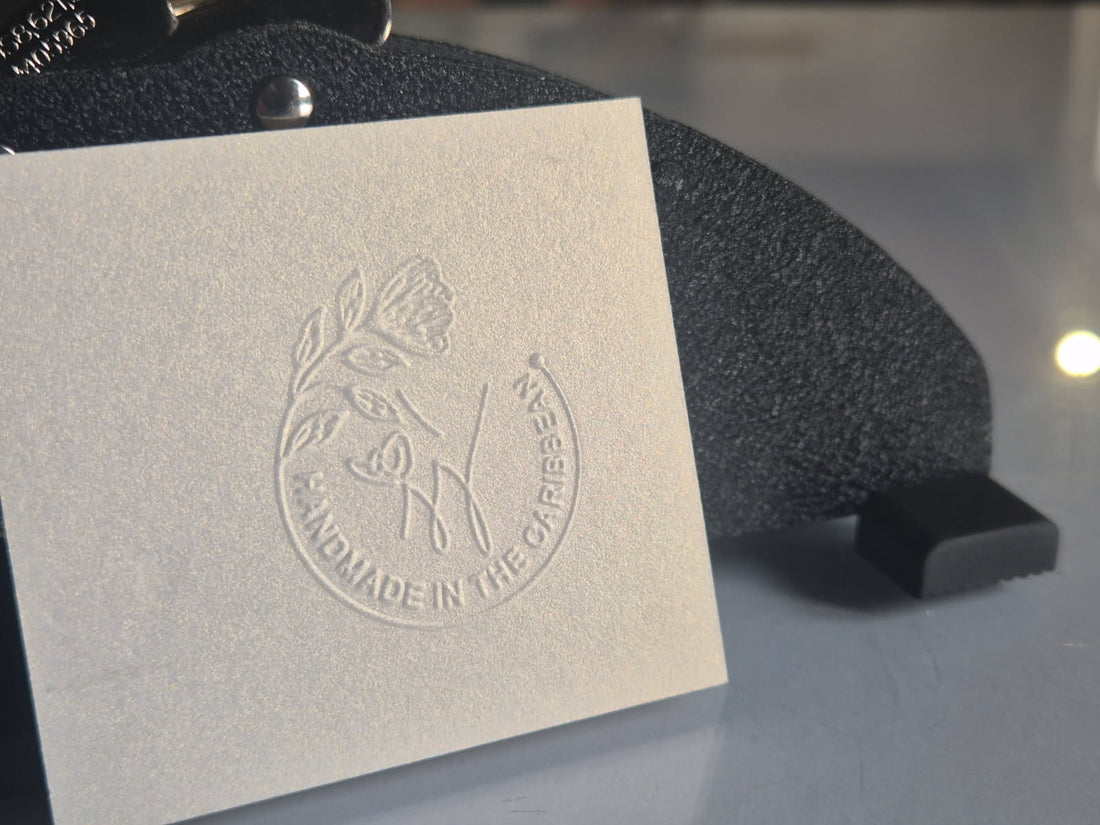 Découvrez la pince à gaufrer, votre nouvel outil d'ex-libris personnalisé